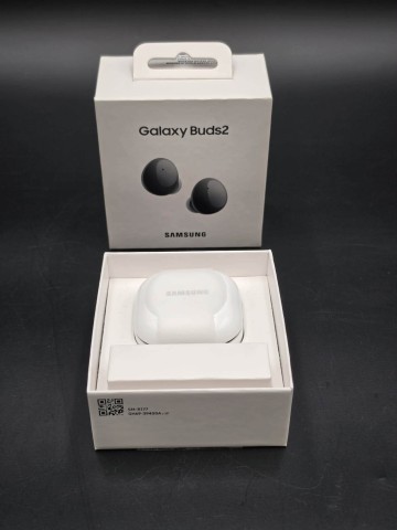 Słuchawki Samsung galaxy Buds 2  Stan: dobry, sprawny Zestaw
