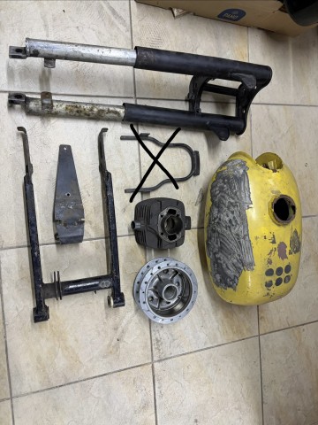 Sprzedam części do Wsk 125