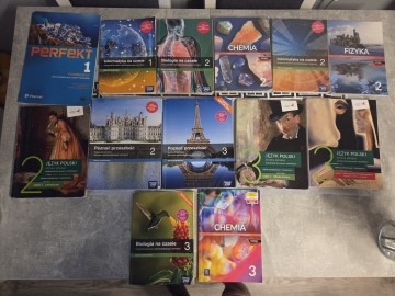 Tanio podręczniki do Liceum i Podstawówki