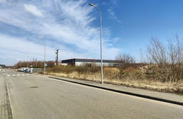 Atrakcyjny teren inwestycyjny w kompleksie zabudowy komercyj ...