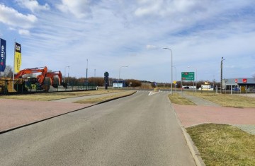Atrakcyjny teren inwestycyjny w kompleksie zabudowy komercyj ...