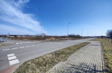 Atrakcyjny teren inwestycyjny w kompleksie zabudowy komercyj ...