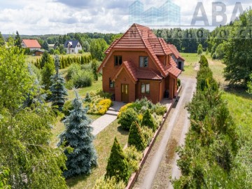 Wyjątkowy dom z dwoma stawami i 2,69 ha działki – Żychlin