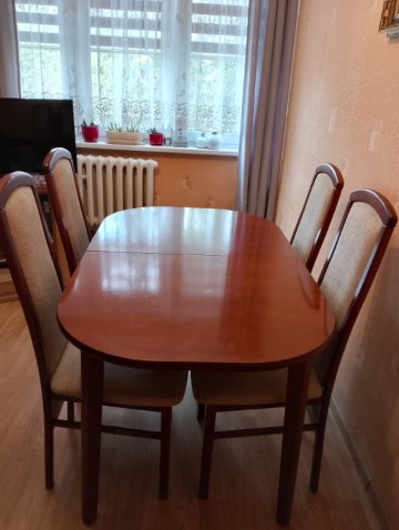 St&oacute;ł i krzesla