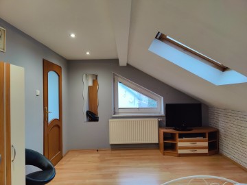 Sprzedam przestronny dom-po remoncie-6 pokoi-działka 625m2