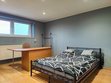Sprzedam przestronny dom-po remoncie-6 pokoi-działka 625m2