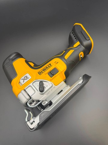 Wyrzynarka DeWalt DCS335 Stan; jak nowy Specyfikacja Zasi