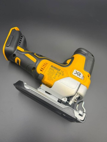 Wyrzynarka DeWalt DCS335 Stan; jak nowy Specyfikacja Zasi
