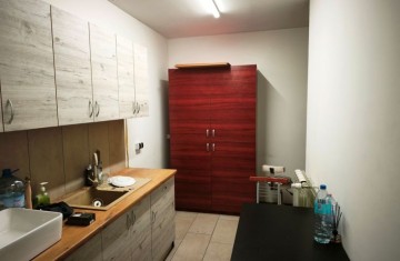 Do wynajęcia obiekt magazynowy o pow. 715m2 blisko A2 i DK ( ...
