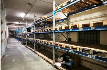 Do wynajęcia obiekt magazynowy o pow. 715m2 blisko A2 i DK ( ...