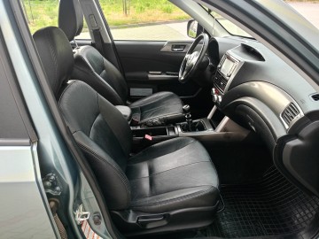 Ładne Subaru Forester 2,0D Boxer/4x4/Kamera/Panorama/Keyless