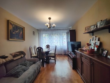Sprzedam 3 pokoje z balkonem, 2 piętro, umeblowane