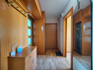 Sprzedam 3 pokoje z balkonem, 2 piętro, umeblowane