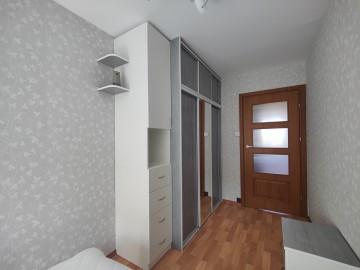 Sprzedam 3 pokoje z balkonem, 2 piętro, umeblowane