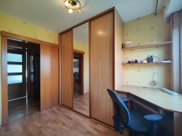 Sprzedam 3 pokoje z balkonem, 2 piętro, umeblowane