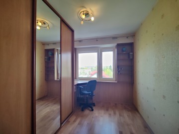Sprzedam 3 pokoje z balkonem, 2 piętro, umeblowane