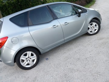 opel meriva 1 4 super stan książka serwisowa