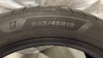 Roczne Opony letnie 245/45 R19 Bridgestone turanza 6