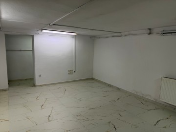 Dwupoziomowy lokal handlowo-usługowy, po remoncie -Centrum
