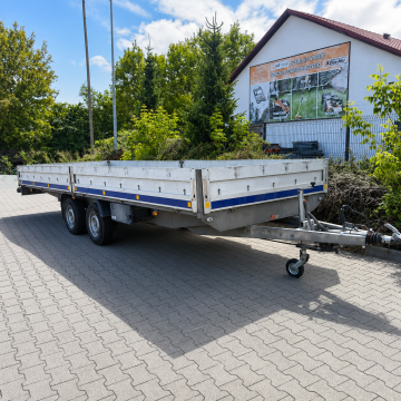 Sprzedam przyczepę Blyss AH K350 SH o wymiarach 610 × 210 cm