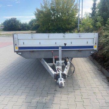 Sprzedam przyczepę Blyss AH K350 SH o wymiarach 610 × 210 cm