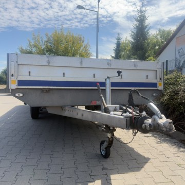 Sprzedam przyczepę Blyss AH K350 SH o wymiarach 610 × 210 cm