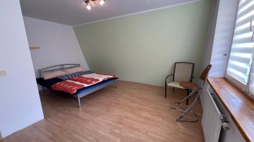 Dom w Ż&oacute;łwieńcu z dodatkową dz. budowlaną, 350 m od jeziora