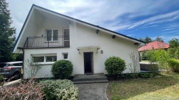 Dom w Ż&oacute;łwieńcu z dodatkową dz. budowlaną, 350 m od jeziora
