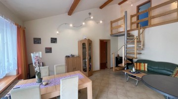 Dom w Ż&oacute;łwieńcu z dodatkową dz. budowlaną, 350 m od jeziora