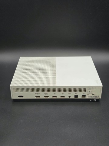 Konsola Xbox One S Stan: bardzo dobry, sprawny. W kompleci