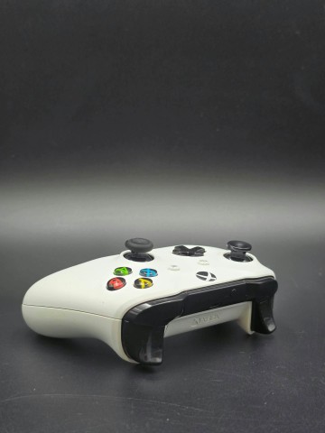 Konsola Xbox One S Stan: bardzo dobry, sprawny. W kompleci