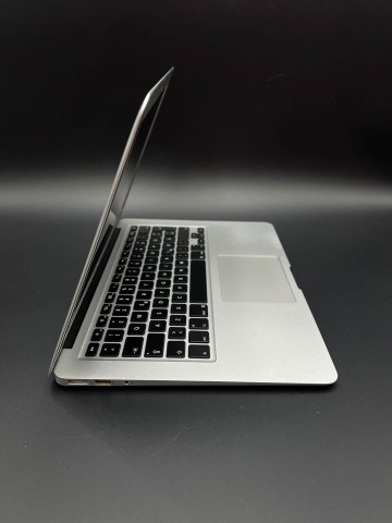 MacBook Air A1466 4/128 GB