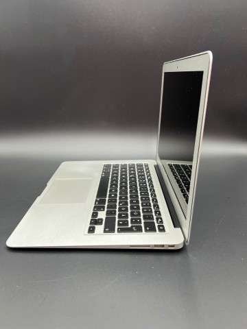MacBook Air A1466 4/128 GB