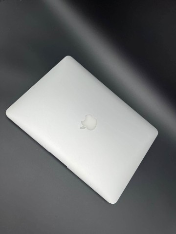 MacBook Air A1466 4/128 GB