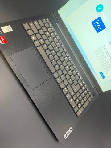 Laptop Lenovo V15 G2 ALC Stan: dobry, używany, sprawny. W k