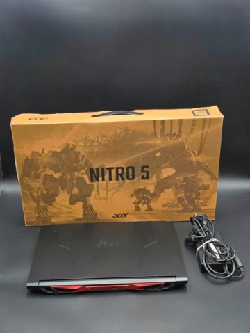 Acer Nitro 5 N20C1 Stan: dobry, sprawny W komplecie Laptop D