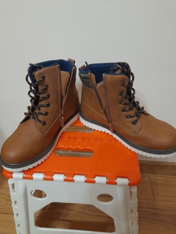 Sprzedam nowe buty chłopięce 36