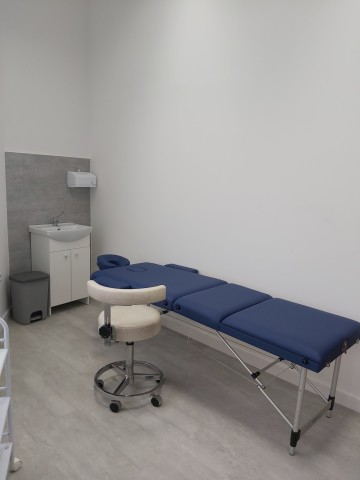 Wynajmę gabinet lekarski, kosmetyczny Konin Sp&oacute;łdzielc&oacute;w 27