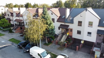 Sprzedam dom szeregowy, piwnica, garaż, ogród-os. Chorzeń