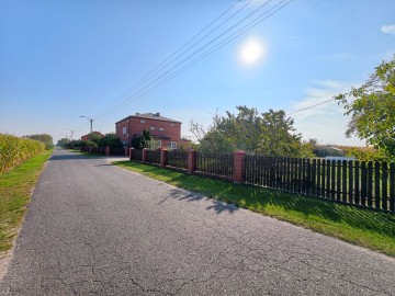 Na sprzedaż gospodarstwo rolne z domem i zabudowaniami gosp.