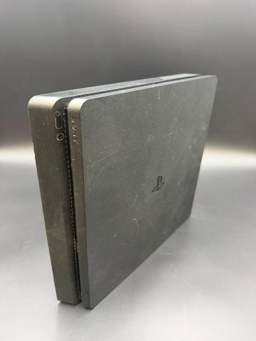 Konsola PS4 500 GB Model 2216 Stan: dobry, sprawny. W kompl