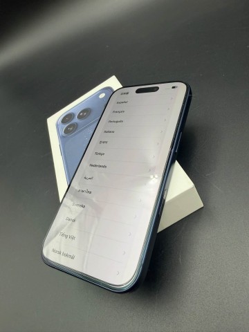 iPhone 17 PRO 256 GB Deep Blue Stan: bardzo dobry, sprawny,