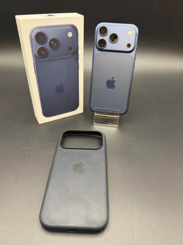 iPhone 17 PRO 256 GB Deep Blue Stan: bardzo dobry, sprawny,