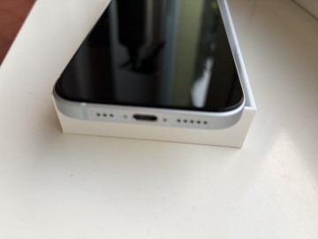 Sprzedam iPhone 15
