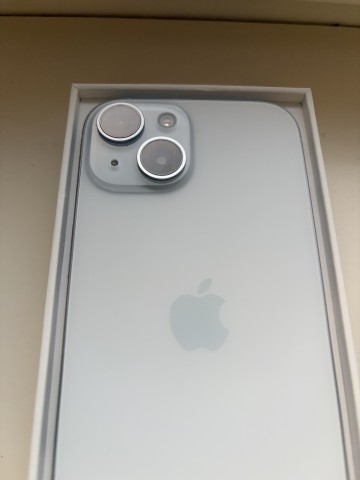 Sprzedam iPhone 15