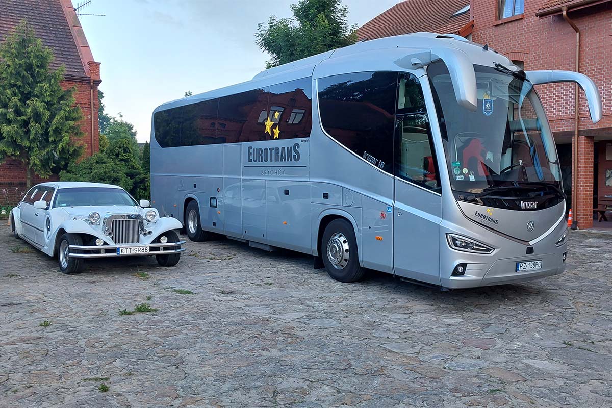 Autokar na imprezie okolicznościowej